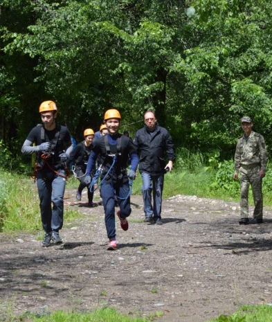 Спасатели провели детские соревнования
