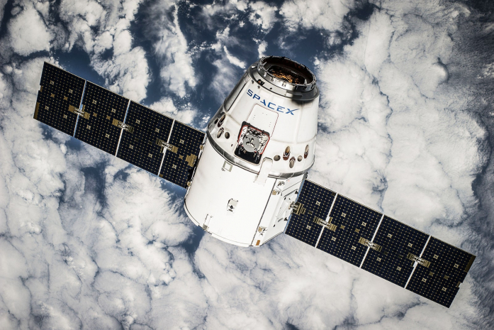 SpaceX с тремя туристами на борту отправилась к МКС