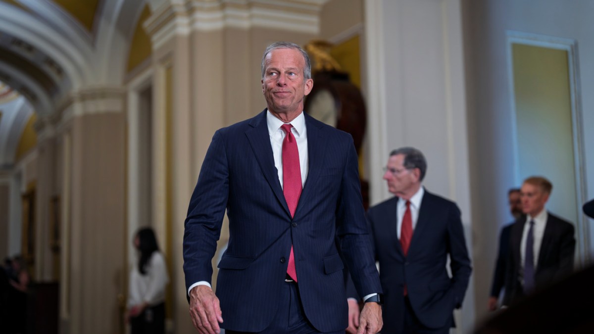 Трамп призвал республиканцев объединиться для финансирования миграционных агентств