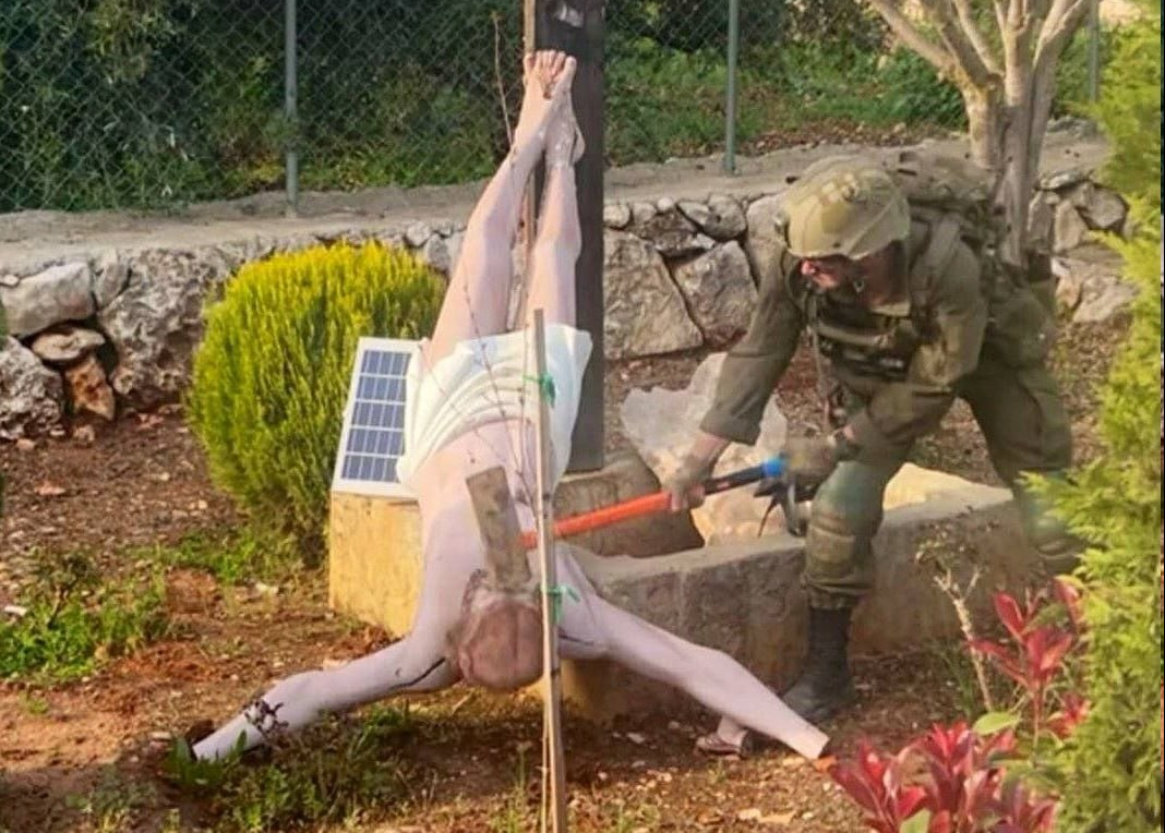 Израильский солдат в Ливане разбил статую Иисуса Христа