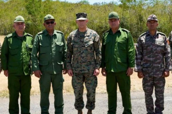 Встретились американские и кубинские военные