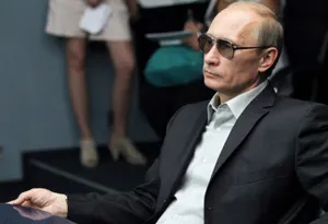 Путин поручил ответить на западные санкции
