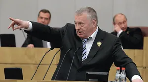 Жириновский посоветовал НАТО и США остановить Порошенко