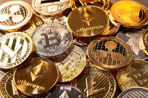 Стоимость биткоина вновь подешевела за сутки