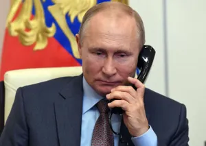 Путин обсудил с Джонсоном расширение НАТО на восток