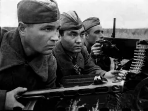 В честь казахстанских героев выпустили книгу «Дорогами Победы»