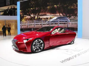 Lexus возродит модель SC на основе 500-сильного концепта
