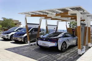 Tesla и BMW хотят ввести стандарт «зарядок» для электромобилей