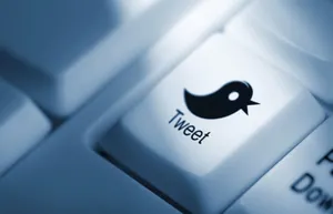 Роскомнадзор возбудил дела против Twitter и Facebook