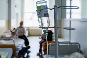 В Шымкенте трехлетняя девочка умерла после похода в кафе