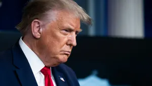 Дональд Трамп увяз в долгах и платит мало налогов – New York Times