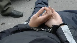 В Актау задержали злоумышленника, совершившего нападение на Цеснабанк