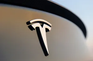 Сбой произошел в работе автомобилей Tesla