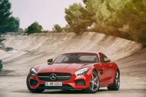 Mercedes-Benz официально представил спорткар AMG GT
