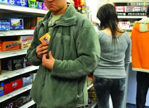 Сладкая добыча: кража 80 коробок шоколада раскрыта в ВКО