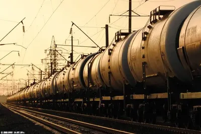 В Алматы насмерть двумя вагонами был зажат составитель поездов